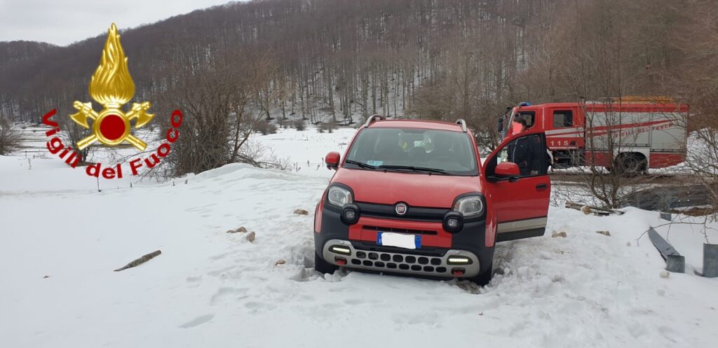 IRPINIA. Uomo rimane bloccato nella neve durante una escursione in montagna
