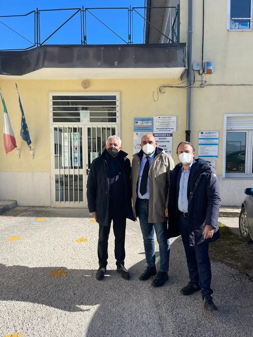 Scuole superiori, il presidente Buonopane fa tappa negli istituti di Frigento, Grottaminarda e Mirabella Eclano: “Nostro dovere garantire spazi sicuri e funzionali” Scuole superiori, il presidente Buonopane fa tappa negli istituti di Frigento, Grottaminarda e Mirabella Eclano: “Nostro dovere garantire spazi sicuri e funzionali”