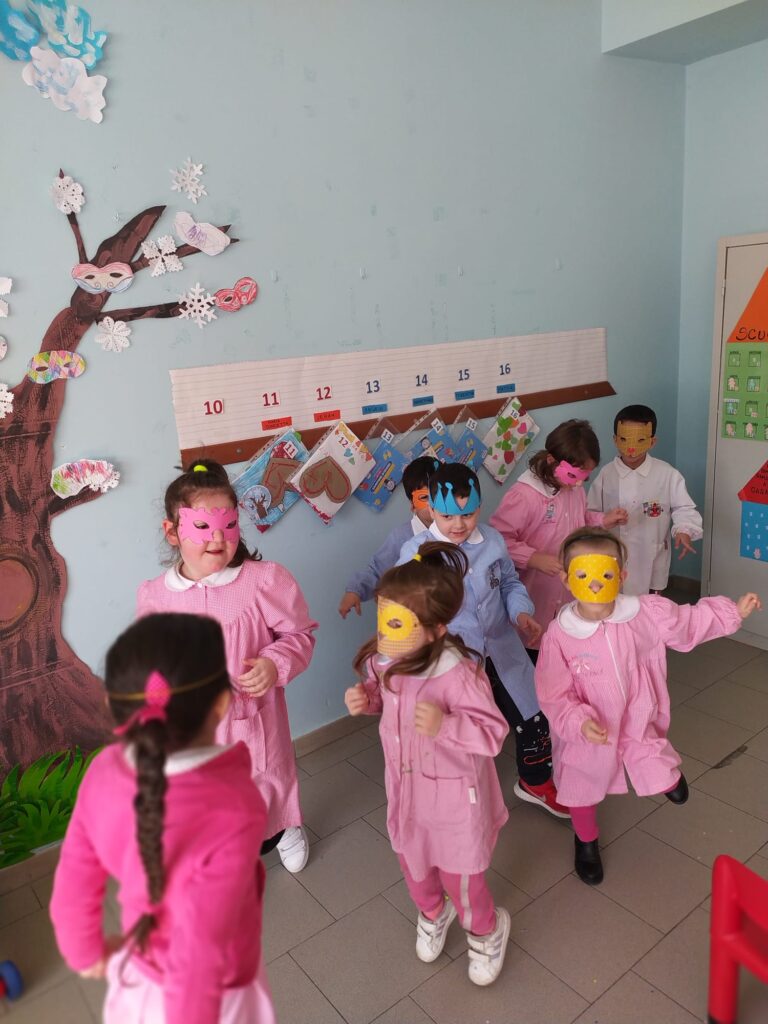 MERCOGLIANO.Istituto Comprensivo, i bimbi della scuola dellinfanzia impegnati nelle attività didattiche per il Carnevale