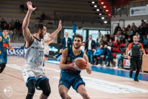 BASKET. CHE FATICA A OSIMO! GIVOVA SCAFATI DI MISURA SU RISTOPRO FABRIANO