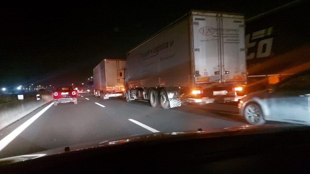 CAMPANIA. Inizia il blocco degli autotrasportatori nonostante il no della Commissione