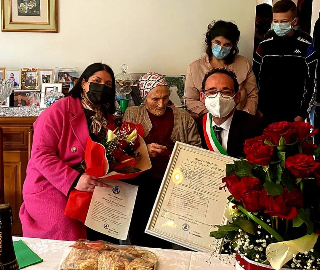 Forino (Av): Una nuova centenaria nella Città dei Sette Colli. Auguri a nonna Maria. Forino (Av): Una nuova centenaria nella Città dei Sette Colli. Auguri a nonna Maria.
