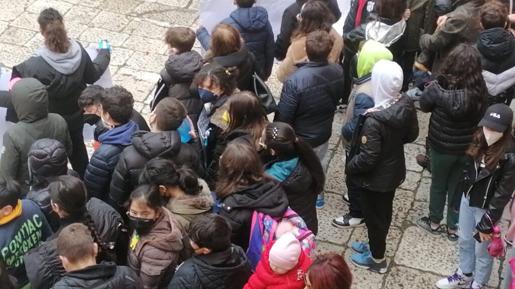 AVELLA. Questa mattina si è svolta la giornata della consapevolezza sullAutismo