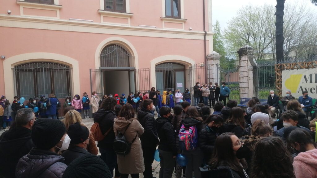 AVELLA. Questa mattina si è svolta la giornata della consapevolezza sullAutismo