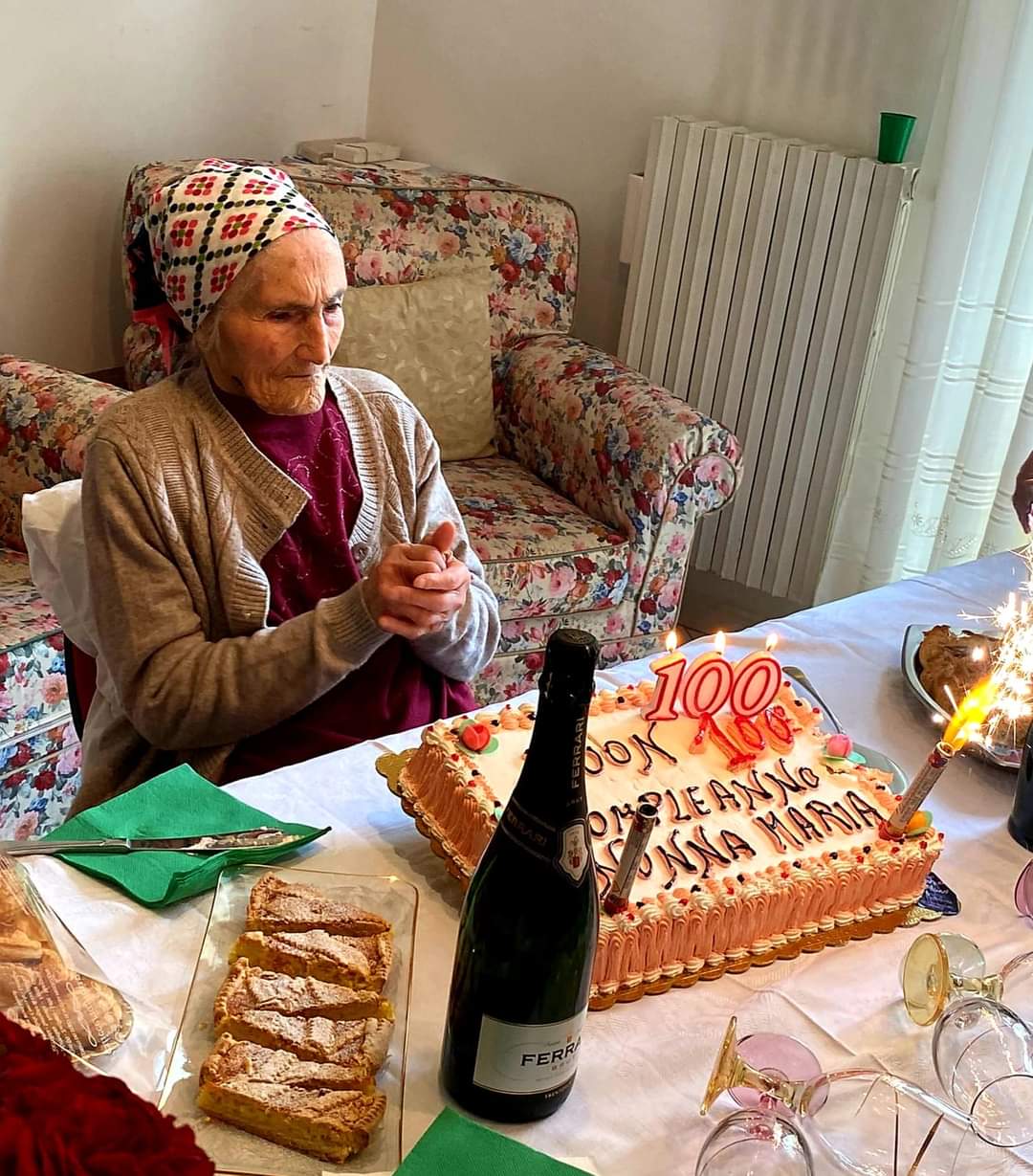 Forino (Av): Una nuova centenaria nella Città dei Sette Colli. Auguri a nonna Maria. Forino (Av): Una nuova centenaria nella Città dei Sette Colli. Auguri a nonna Maria.