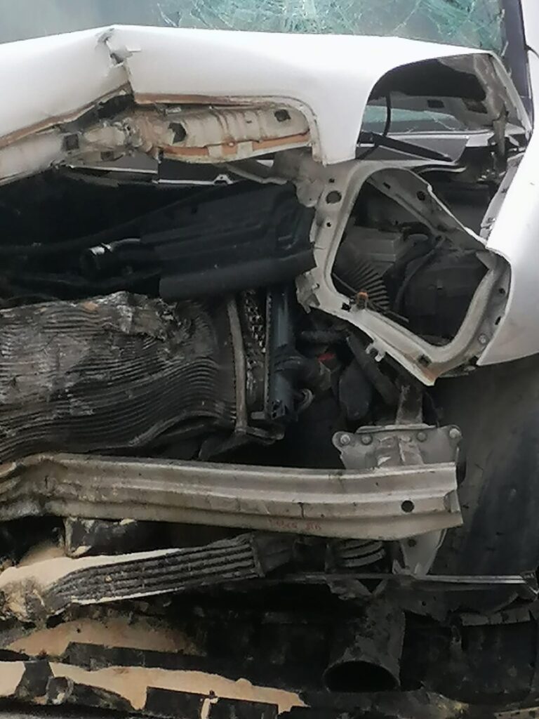 AVELLA. Incidente sulla Nazionale delle Puglie, furgone finisce contro guardrail. Ferito il conducente