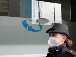 NAPOLI E PROVINCIA: reddito di cittadinanza, inchiesta bis dei Carabinieri.. In 5 mesi oltre 6 milioni e mezzo di euro versati nelle tasche di persone senza diritto al beneficio.