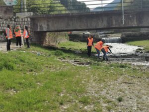AVELLA. Clean Clanio, operazione Clanio pulito. I giovani e non solo ripuliscono il torrente. Video e Foto