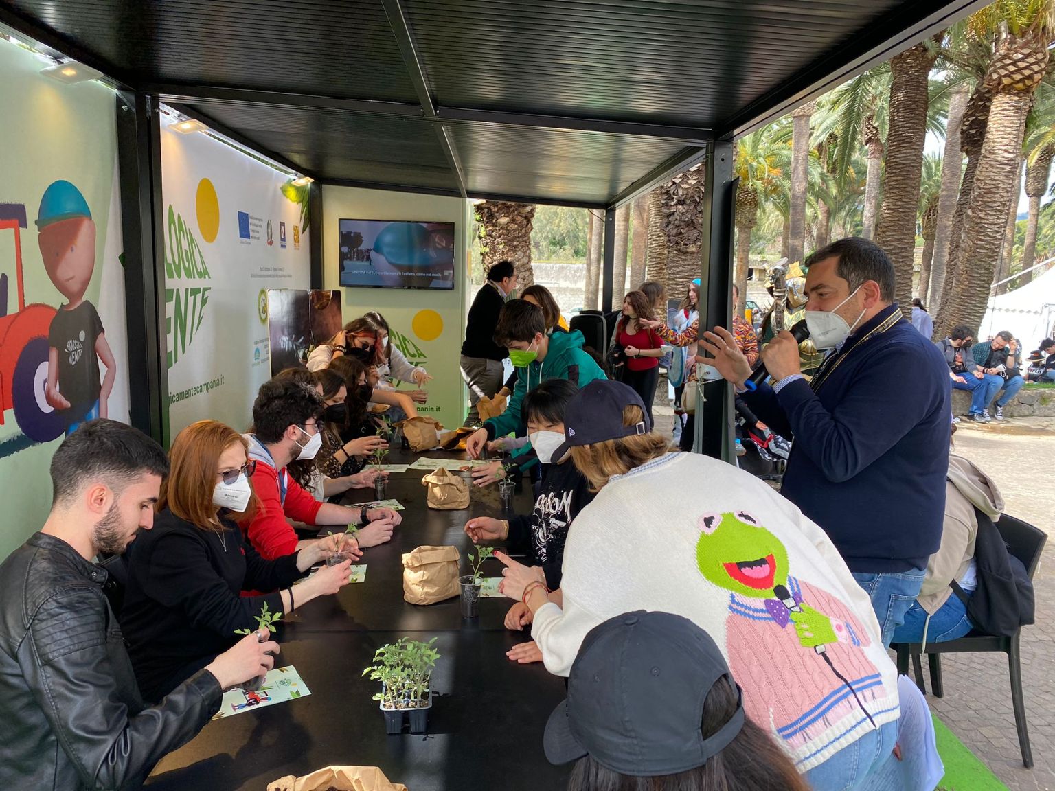 Biologicamente: al Comicon centinaia di ragazzi chiedono il ritorno a una vita naturale Biologicamente: al Comicon centinaia di ragazzi chiedono il ritorno a una vita naturale