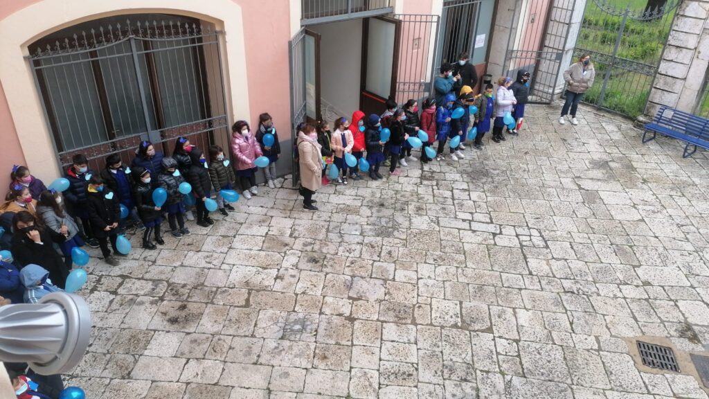 AVELLA. Questa mattina si è svolta la giornata della consapevolezza sullAutismo