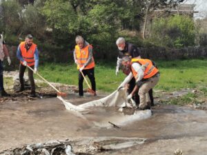 AVELLA. Clean Clanio, operazione Clanio pulito. I giovani e non solo ripuliscono il torrente. Video e Foto
