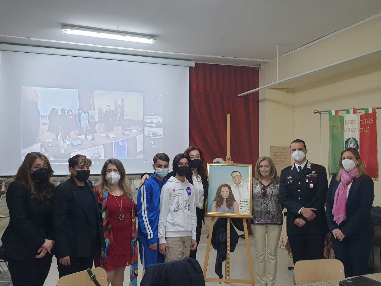 Acerra: Incontro per la legalità dei Carabinieri di Castello di Cisterna con gli studenti del “Gaetano Caporale” per celebrare il valore e gli ideali del Vice Brigadiere dei Carabinieri Mario Cerciello Rega Acerra: Incontro per la legalità dei Carabinieri di Castello di Cisterna con gli studenti del “Gaetano Caporale” per celebrare il valore e gli ideali del Vice Brigadiere dei Carabinieri Mario Cerciello Rega