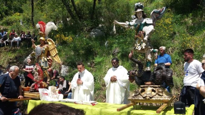 04BA20C6-50AE-407D-AF64-2C1201014345