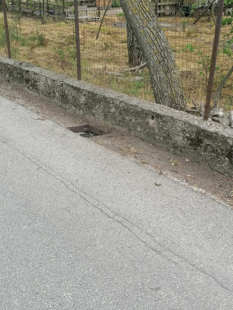 AVELLA. Incredibile, rubate le caditoie in alcune strade.