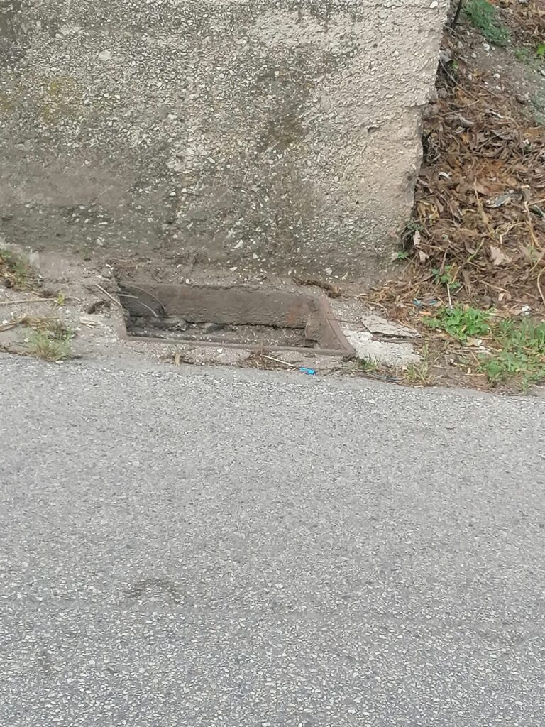 AVELLA. Incredibile, rubate le caditoie in alcune strade.