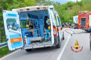 IRPINIA. Incidente stradale coinvolti  due mezzi, un autocarro  e un Defender dell’Enel. Laccaduto a SantAngelo dei Lombardi, due persone in ospedale