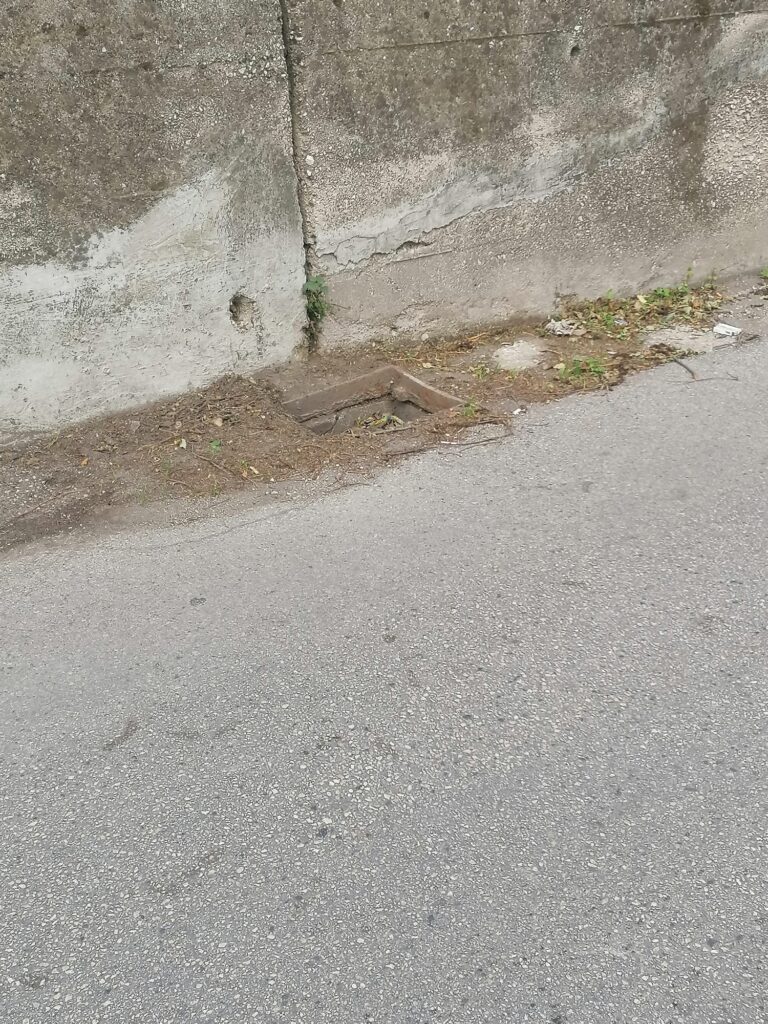 AVELLA. Incredibile, rubate le caditoie in alcune strade.