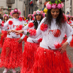 In Irpinia il Carnevale a primavera: 4 5 giugno carri allegorici e sfilate a Castelvetere per la 52esima edizione del Carnevale