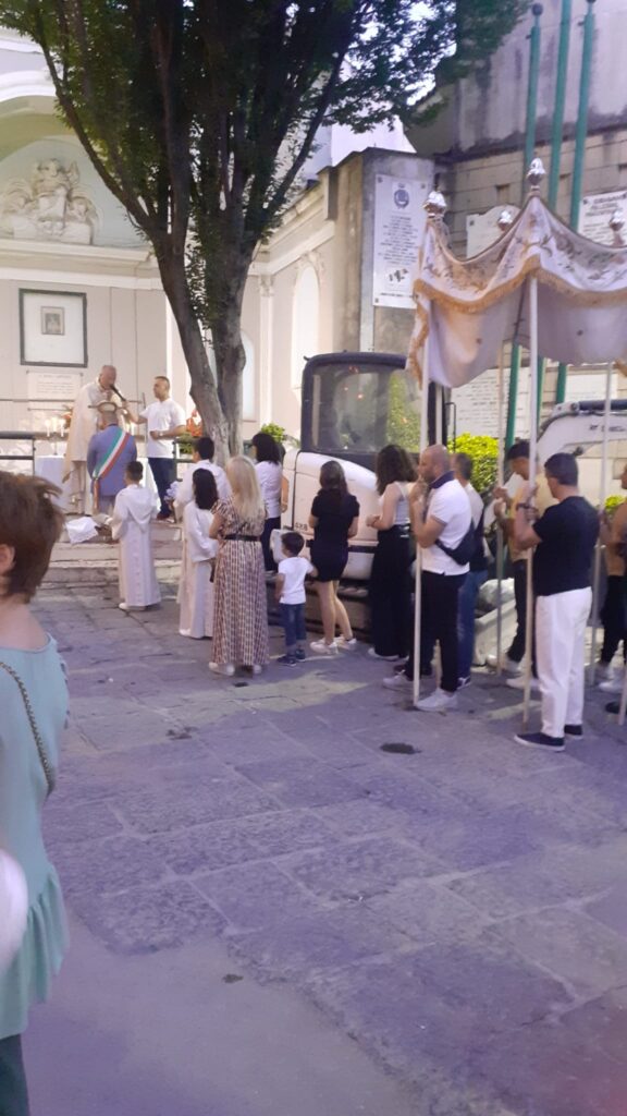 Visciano, si è svolta la processione del Corpus Domini.