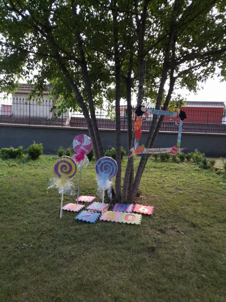 AVELLA. I ringraziamenti alle maestre dei genitori della classe 3 F dellInfanzia