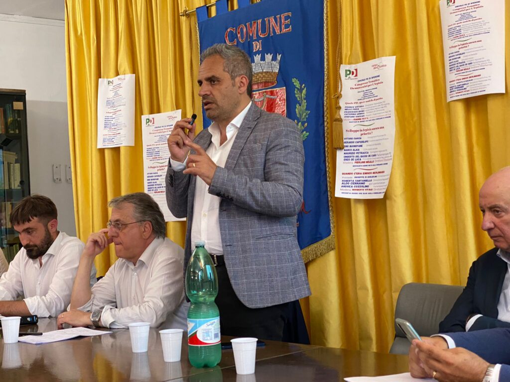 SPERONE. Congresso tematico Democratici per l’Irpinia. Sviluppo in Irpinia ancora una priorità? Tra gli ospiti Maurizio Petracca, Enzo De Luca, Marco Alaia. Foto e Video SPERONE. Congresso tematico Democratici per l’Irpinia. Sviluppo in Irpinia ancora una priorità? Tra gli ospiti Maurizio Petracca, Enzo De Luca, Marco Alaia. Foto e Video
