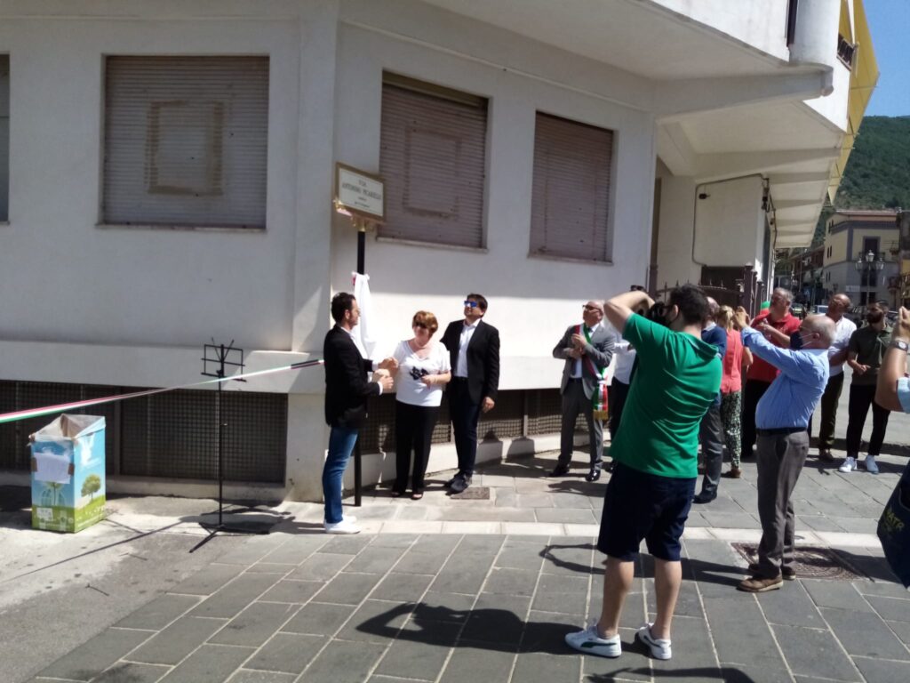 QUADRELLE (AV). Inaugurata Via Antonino Picariello, in memoria del medico quadrellese scomparso. Video e Foto