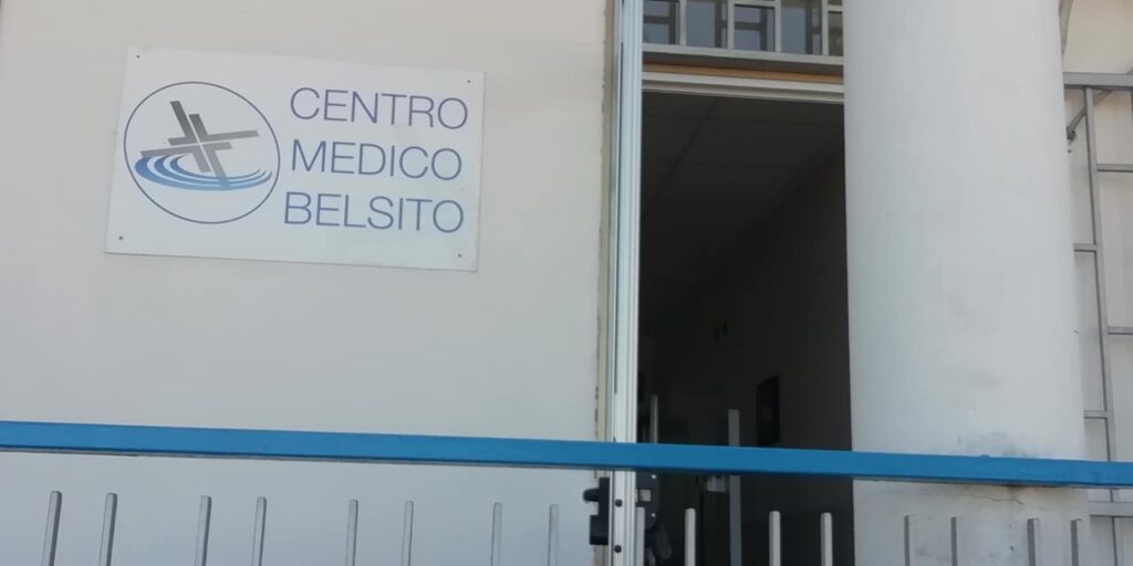 SAN PAOLO BEL SITO. Leccellenza del Centro Belsito, lunico punto vaccinale autogestito da un gruppo di 20 medici