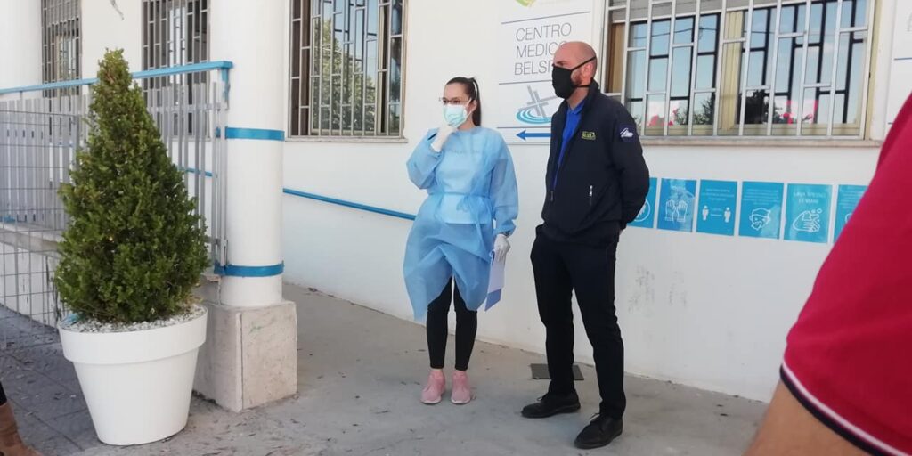 SAN PAOLO BEL SITO. Leccellenza del Centro Belsito, lunico punto vaccinale autogestito da un gruppo di 20 medici