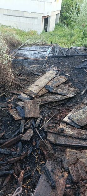 AVELLA. Fiamme in via Matteotti, bruciano sterpaglie e materiali vari in cantiere sequestrato AVELLA. Fiamme in via Matteotti, bruciano sterpaglie e materiali vari in cantiere sequestrato