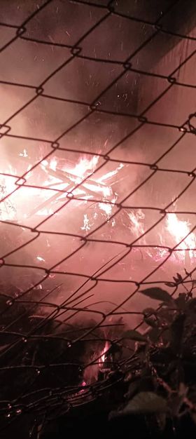 AVELLA. Fiamme in via Matteotti, bruciano sterpaglie e materiali vari in cantiere sequestrato AVELLA. Fiamme in via Matteotti, bruciano sterpaglie e materiali vari in cantiere sequestrato