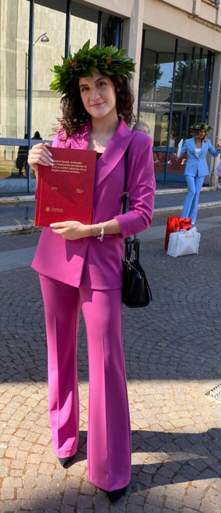 100 DI QUESTI GIORNI. Forino (Av): Laurea con 110 e Lode presso LA SAPIENZA di Roma per la giovane forinese IRENE VOLINO nuova Dottoressa in Chimica e Tecnologia Farmaceutica. 100 DI QUESTI GIORNI. Forino (Av): Laurea con 110 e Lode presso LA SAPIENZA di Roma per la giovane forinese IRENE VOLINO nuova Dottoressa in Chimica e Tecnologia Farmaceutica.