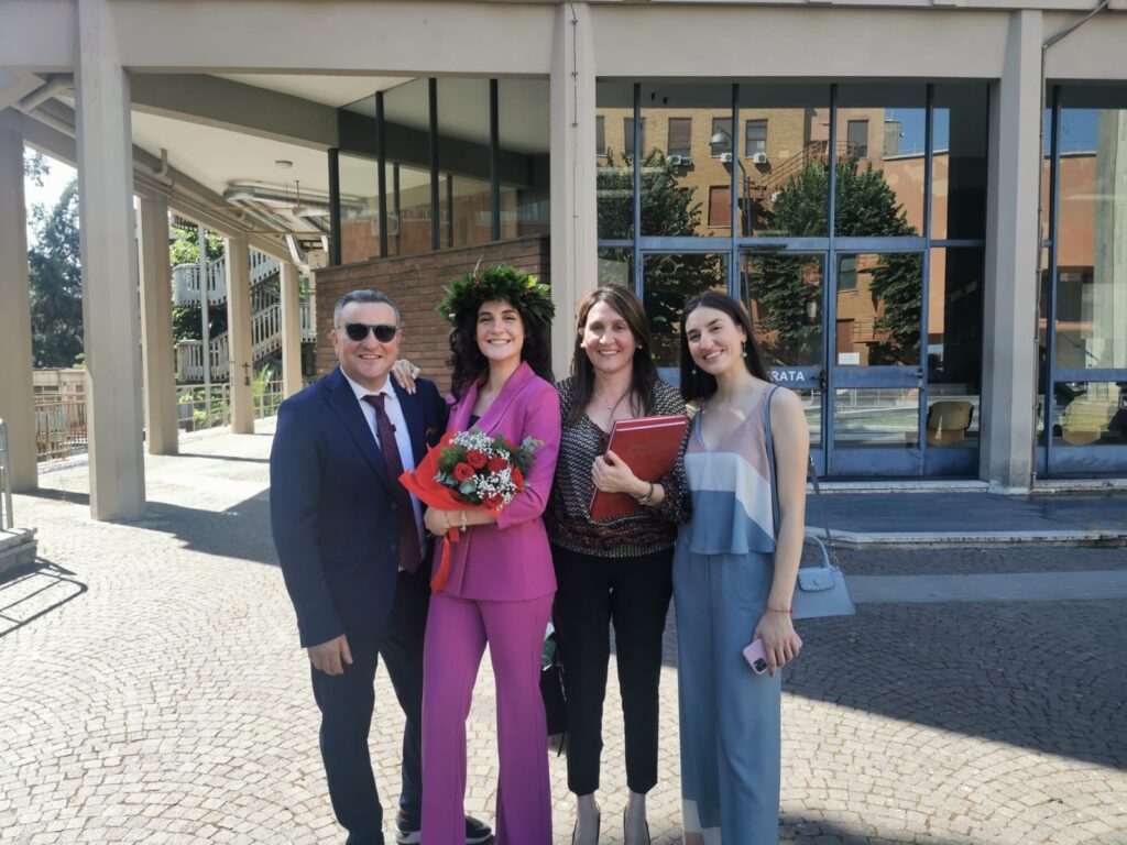 100 DI QUESTI GIORNI. Forino (Av): Laurea con 110 e Lode presso LA SAPIENZA di Roma per la giovane forinese IRENE VOLINO nuova Dottoressa in Chimica e Tecnologia Farmaceutica. 100 DI QUESTI GIORNI. Forino (Av): Laurea con 110 e Lode presso LA SAPIENZA di Roma per la giovane forinese IRENE VOLINO nuova Dottoressa in Chimica e Tecnologia Farmaceutica.