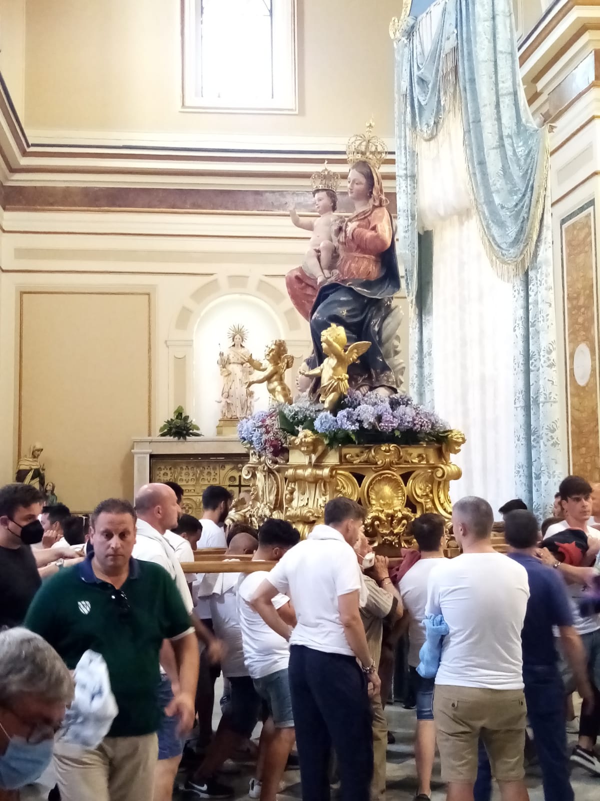 Mugnano del Cardinale (AV) Processione di Maria Santissima delle Grazie tra tradizione e innovazione. Foto e Video Mugnano del Cardinale (AV) Processione di Maria Santissima delle Grazie tra tradizione e innovazione. Foto e Video