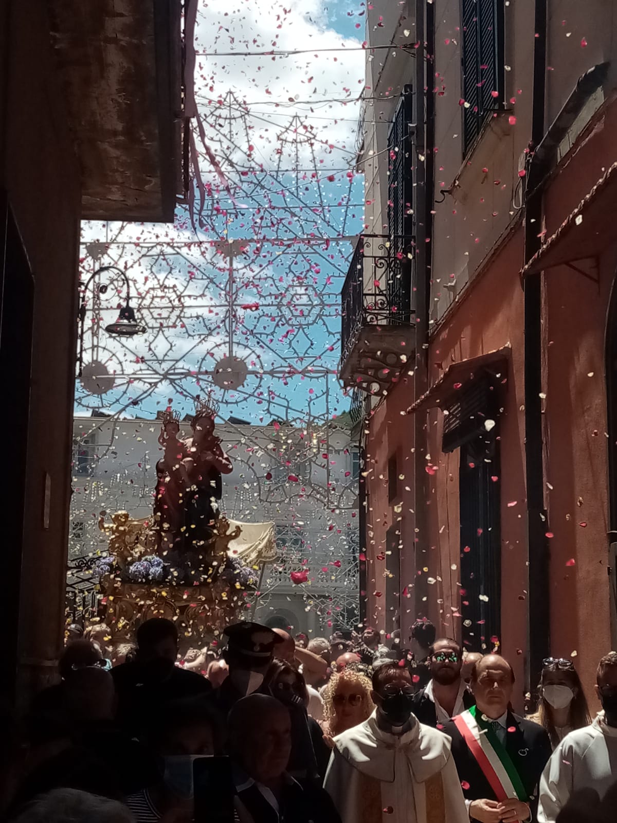 Mugnano del Cardinale (AV) Processione di Maria Santissima delle Grazie tra tradizione e innovazione. Foto e Video Mugnano del Cardinale (AV) Processione di Maria Santissima delle Grazie tra tradizione e innovazione. Foto e Video
