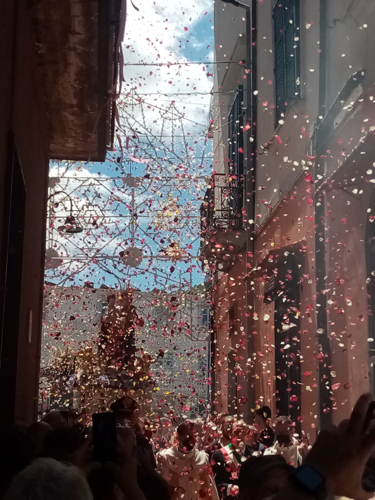 Mugnano del Cardinale (AV) Processione di Maria Santissima delle Grazie tra tradizione e innovazione. Foto e Video Mugnano del Cardinale (AV) Processione di Maria Santissima delle Grazie tra tradizione e innovazione. Foto e Video