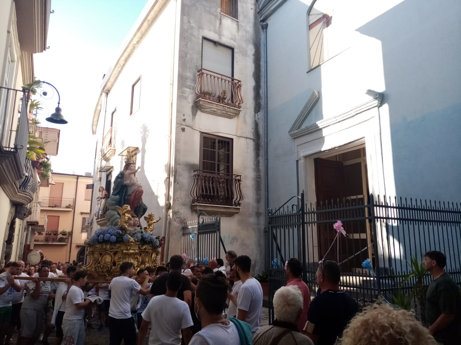 Mugnano del Cardinale (AV) Processione di Maria Santissima delle Grazie tra tradizione e innovazione. Foto e Video Mugnano del Cardinale (AV) Processione di Maria Santissima delle Grazie tra tradizione e innovazione. Foto e Video