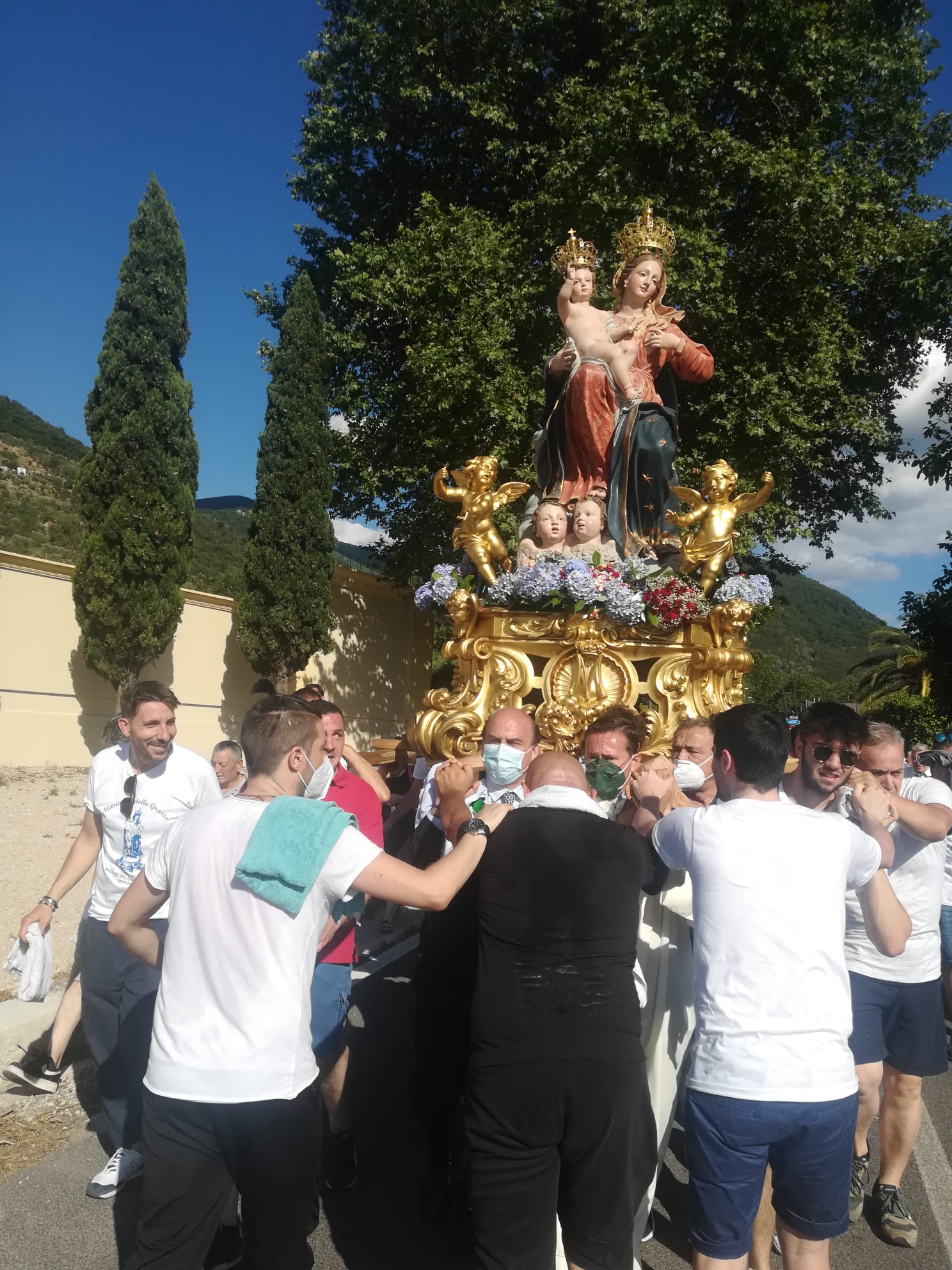 Mugnano del Cardinale (AV) Processione di Maria Santissima delle Grazie tra tradizione e innovazione. Foto e Video Mugnano del Cardinale (AV) Processione di Maria Santissima delle Grazie tra tradizione e innovazione. Foto e Video