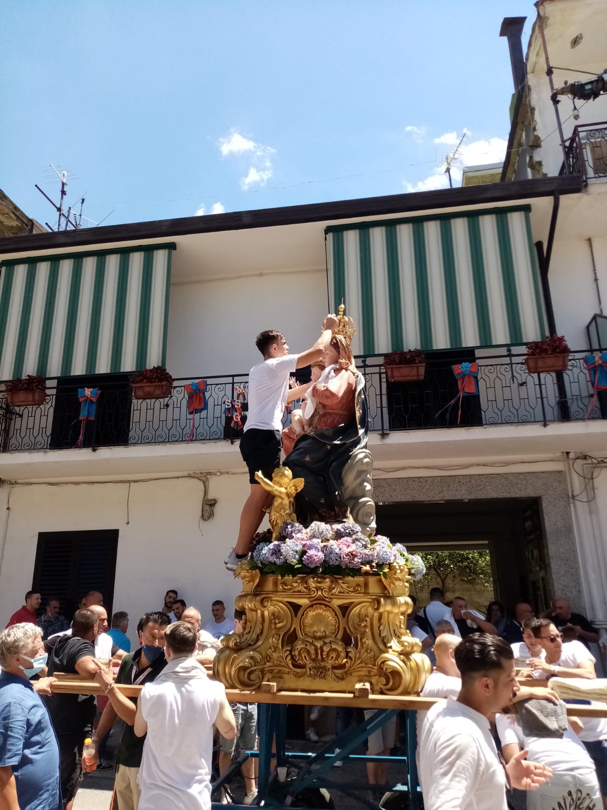 Mugnano del Cardinale (AV) Processione di Maria Santissima delle Grazie tra tradizione e innovazione. Foto e Video Mugnano del Cardinale (AV) Processione di Maria Santissima delle Grazie tra tradizione e innovazione. Foto e Video
