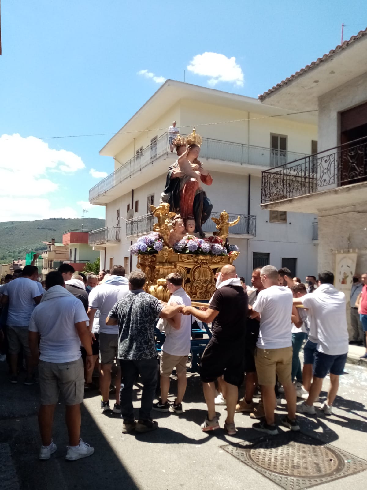 Mugnano del Cardinale (AV) Processione di Maria Santissima delle Grazie tra tradizione e innovazione. Foto e Video Mugnano del Cardinale (AV) Processione di Maria Santissima delle Grazie tra tradizione e innovazione. Foto e Video