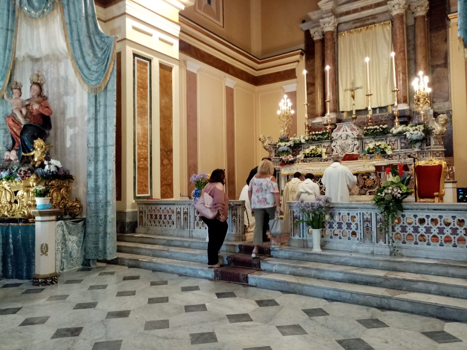 Mugnano del Cardinale (AV) Processione di Maria Santissima delle Grazie tra tradizione e innovazione. Foto e Video Mugnano del Cardinale (AV) Processione di Maria Santissima delle Grazie tra tradizione e innovazione. Foto e Video