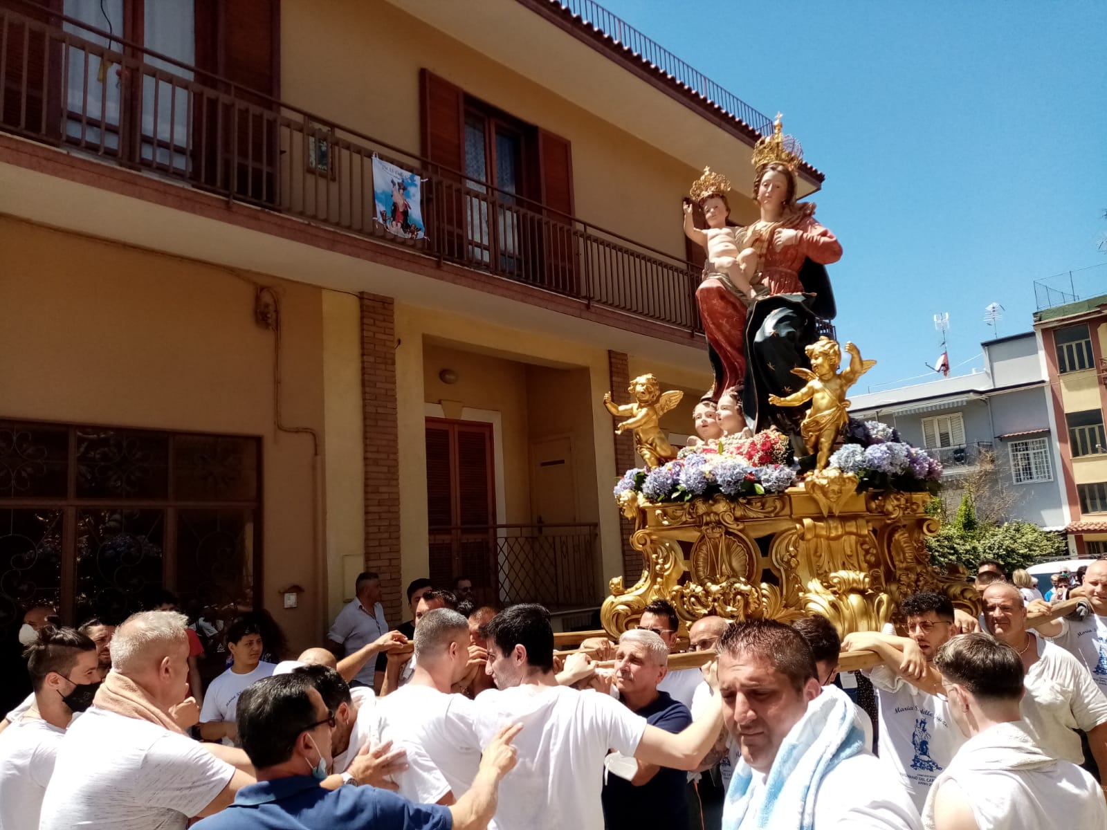 Mugnano del Cardinale (AV) Processione di Maria Santissima delle Grazie tra tradizione e innovazione. Foto e Video Mugnano del Cardinale (AV) Processione di Maria Santissima delle Grazie tra tradizione e innovazione. Foto e Video