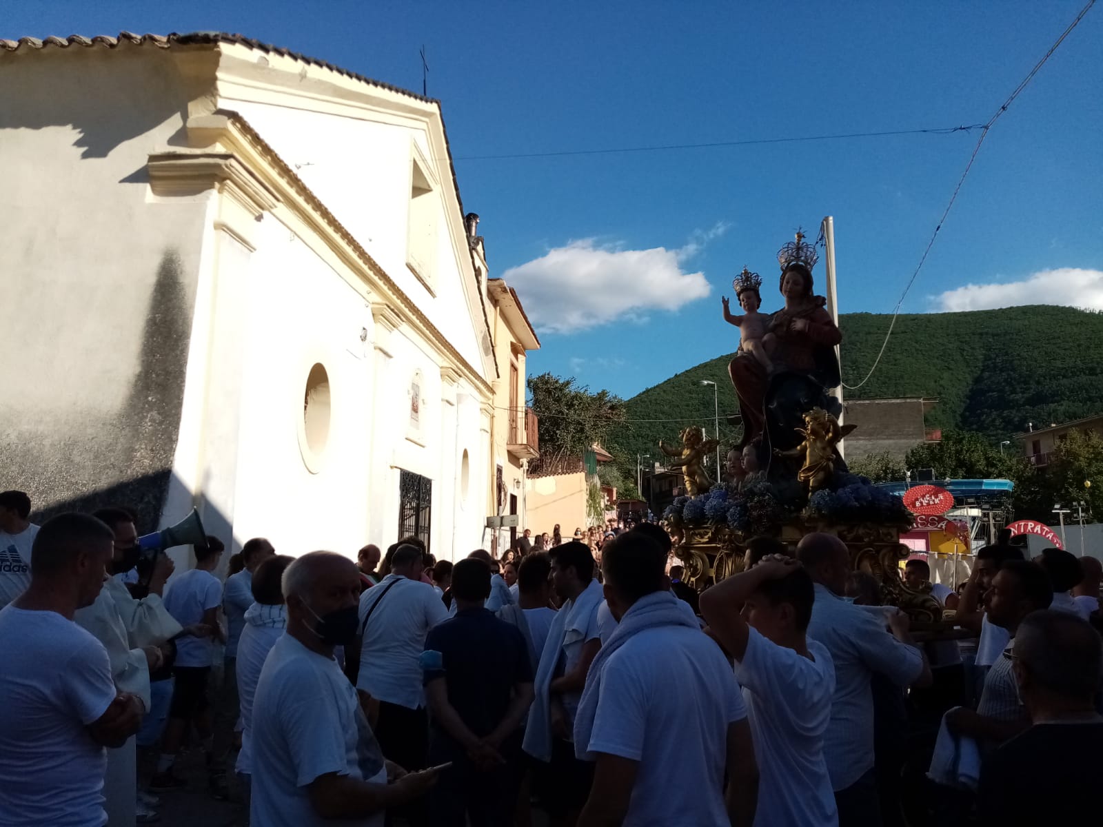 Mugnano del Cardinale (AV) Processione di Maria Santissima delle Grazie tra tradizione e innovazione. Foto e Video Mugnano del Cardinale (AV) Processione di Maria Santissima delle Grazie tra tradizione e innovazione. Foto e Video