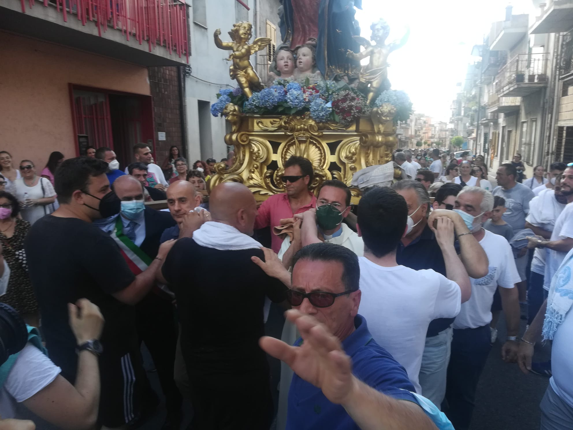 Mugnano del Cardinale (AV) Processione di Maria Santissima delle Grazie tra tradizione e innovazione. Foto e Video Mugnano del Cardinale (AV) Processione di Maria Santissima delle Grazie tra tradizione e innovazione. Foto e Video