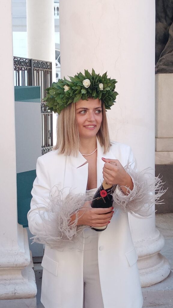 100 DI QUESTI GIORNI. Mugnano del Cardinale (AV), laurea per Anna DApolito 100 DI QUESTI GIORNI. Mugnano del Cardinale (AV), laurea per Anna DApolito