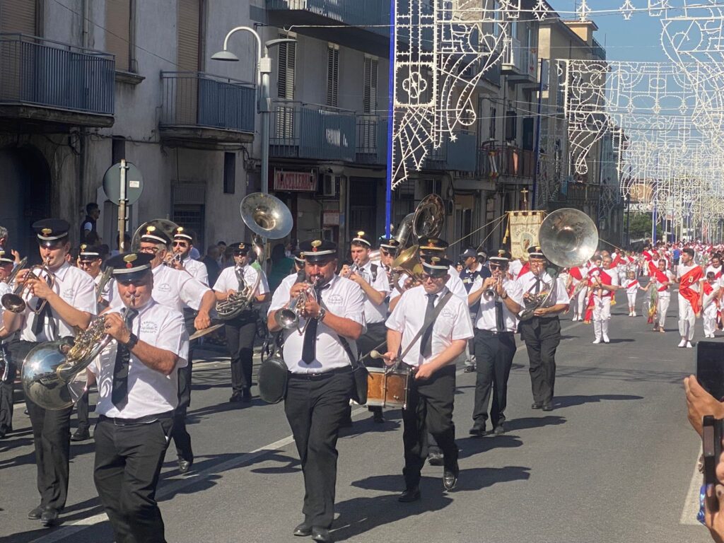 SPERONE. SantElia 2022, larrivo dei battenti. Video e Foto