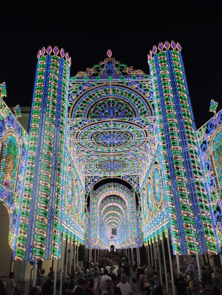 VISCIANO. La processione in onore di Maria SS. del Carpinello. Foto e Video
