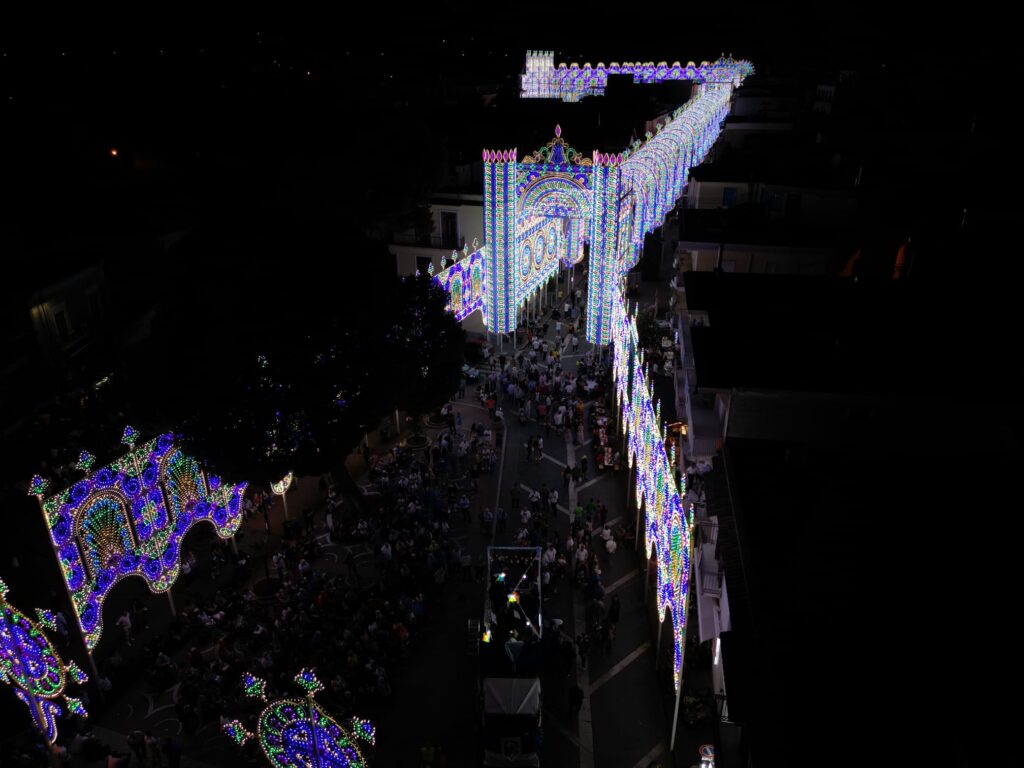 VISCIANO. La processione in onore di Maria SS. del Carpinello. Foto e Video