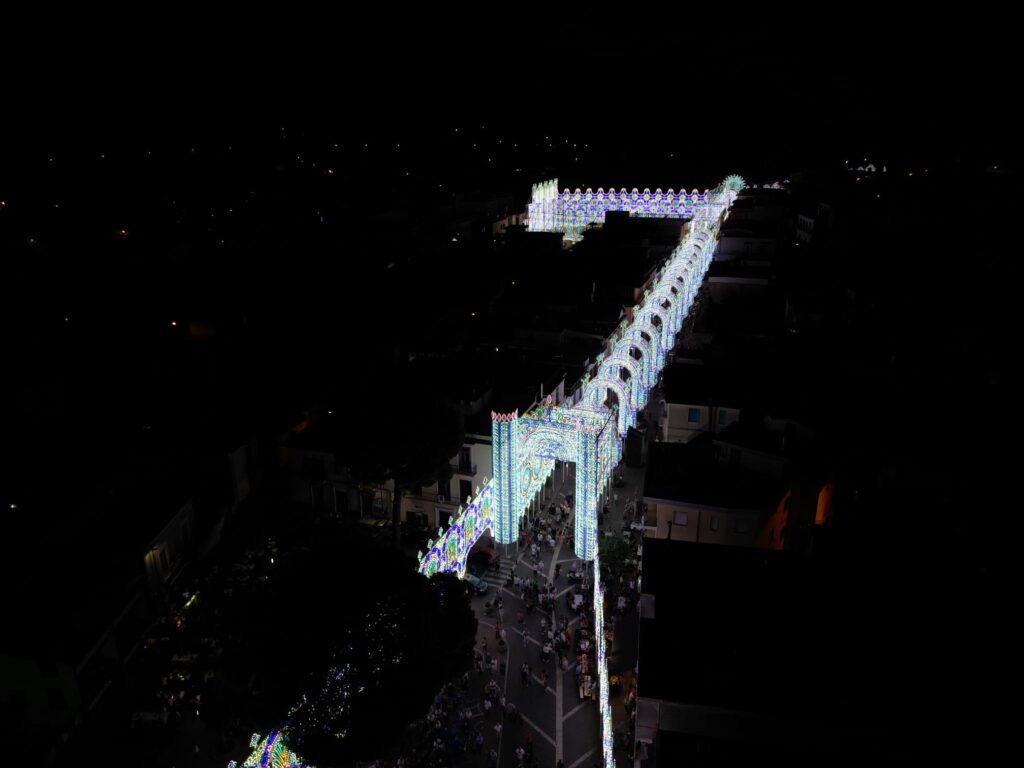 VISCIANO. La processione in onore di Maria SS. del Carpinello. Foto e Video
