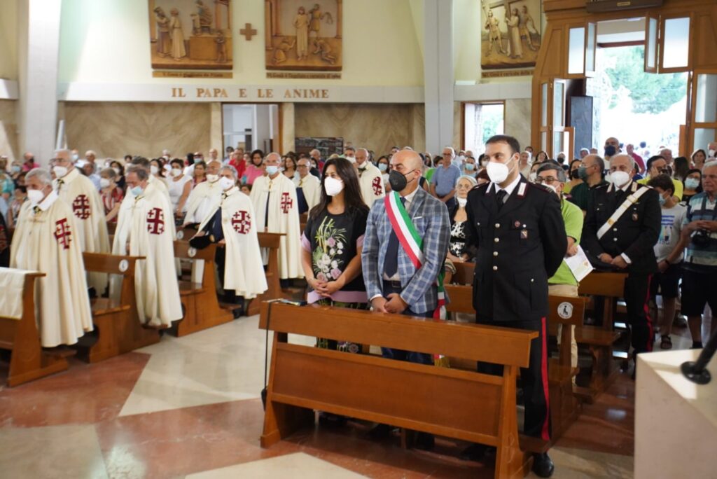 VISCIANO. La processione in onore di Maria SS. del Carpinello. Foto e Video
