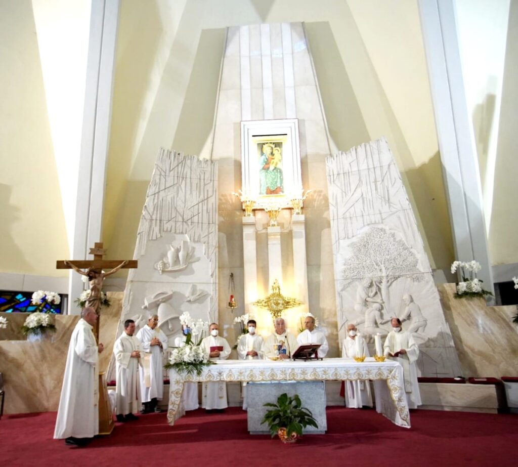VISCIANO. La processione in onore di Maria SS. del Carpinello. Foto e Video